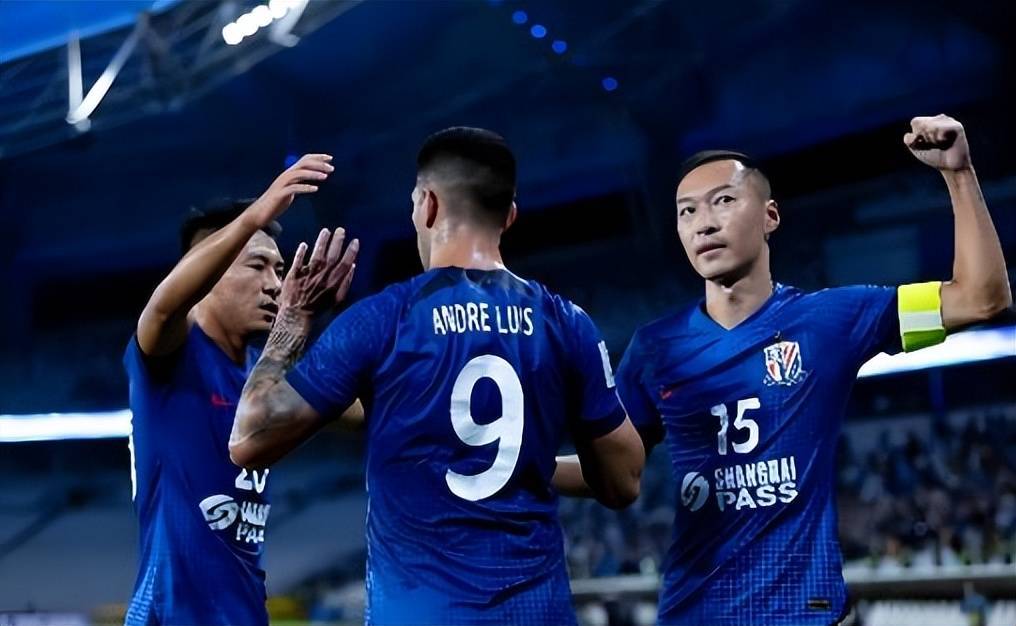 刘诚宇和杨皓宇携手转会去德甲多特蒙德留洋，新东家承诺给他主力，首秀将踢拜仁